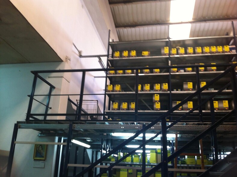 Nave en Torrejón de Ardoz, Madrid en alquiler - Foto del edificio - Imagen 3 de 8