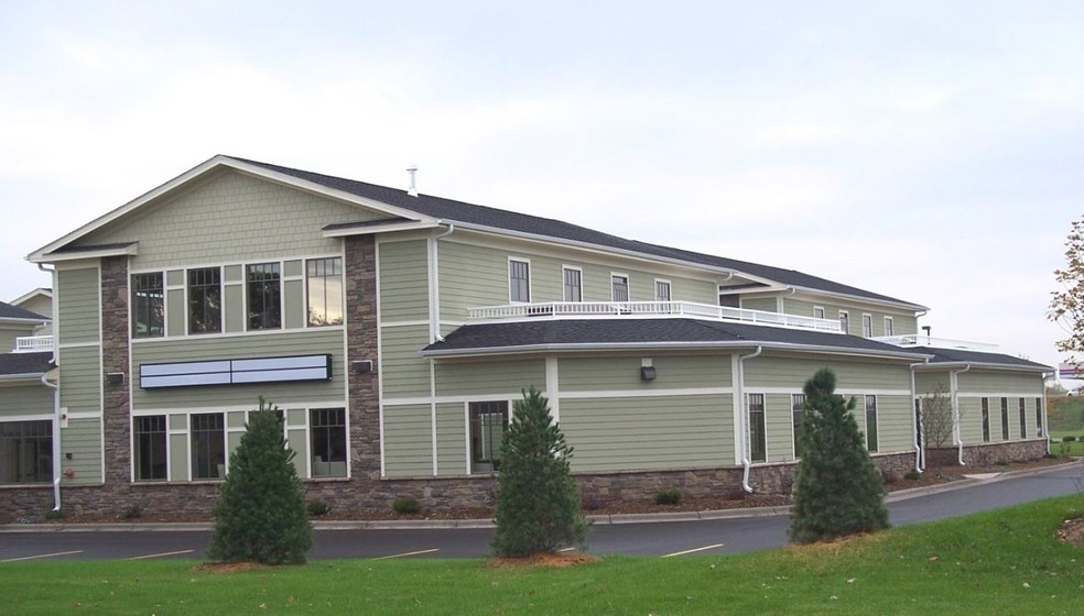 10091 Dogwood St NW, Coon Rapids, MN en venta - Foto del edificio - Imagen 2 de 14