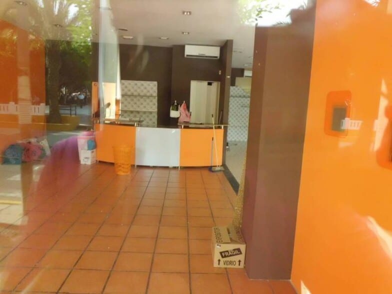 Local en El Ejido, Almería en alquiler - Foto del edificio - Imagen 3 de 4