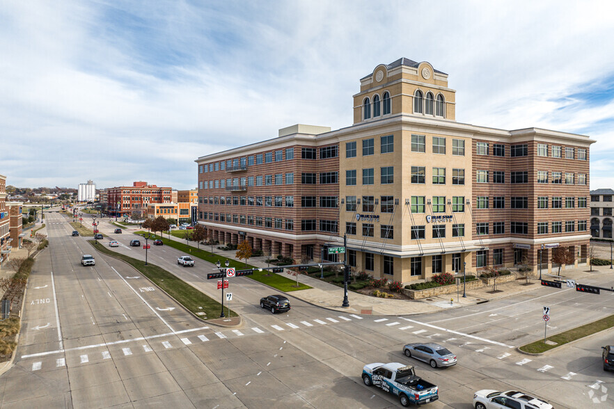 5757 Main St, Frisco, TX en alquiler - Foto del edificio - Imagen 2 de 34