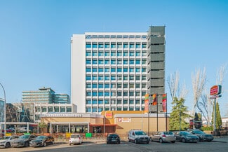 Más detalles de Calle de la Condesa de Venadito, 1, Madrid - Coworking en alquiler