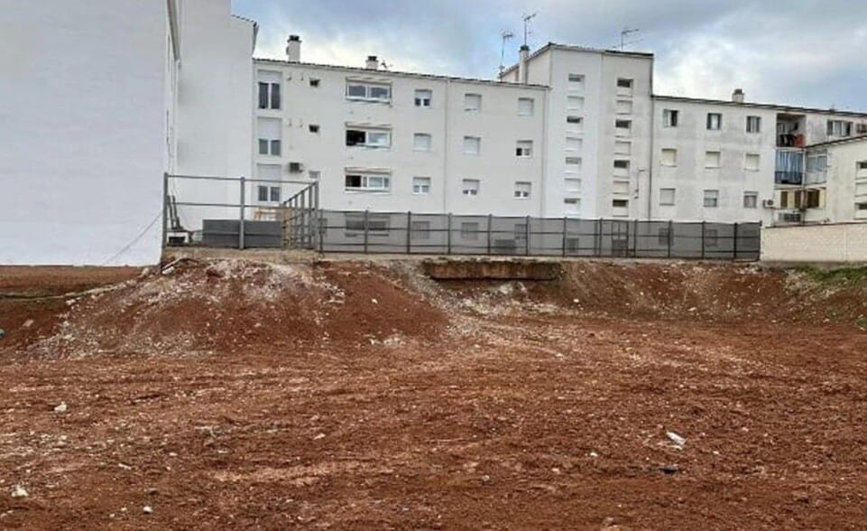 Terreno en Don Benito, Badajoz en venta - Foto de la construcción - Imagen 1 de 11