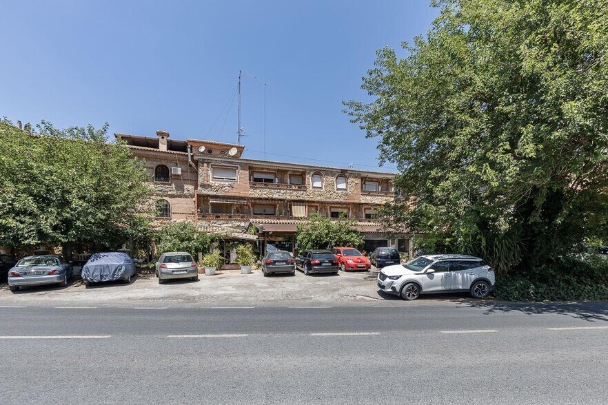 Hotel y hospedaje en Cenes de la Vega, Granada en venta - Foto del edificio - Imagen 3 de 40