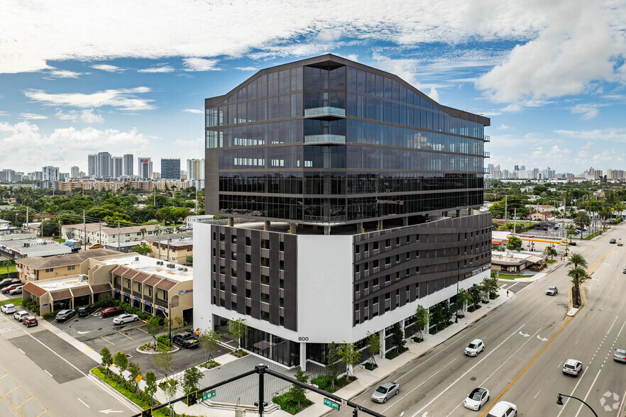 800 N Federal Hwy, Hallandale Beach, FL en venta - Foto del edificio - Imagen 2 de 20