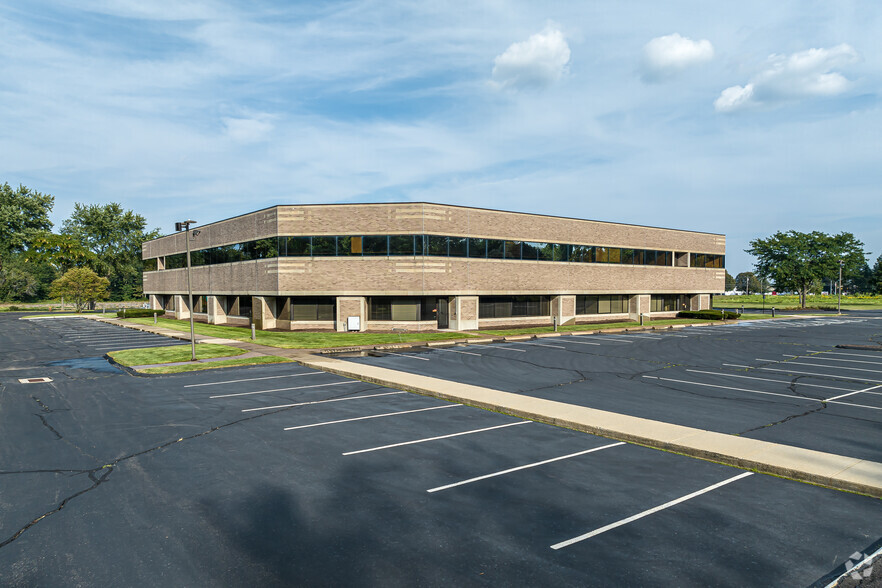 2 Gateway Blvd, East Granby, CT en alquiler - Foto del edificio - Imagen 2 de 25