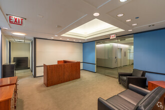 350 N LaSalle St, Chicago, IL en alquiler Lobby- Imagen 2 de 7