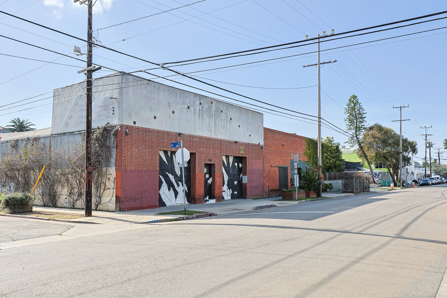 350-360 Sunset Ave, Venice, CA en alquiler - Foto del edificio - Imagen 1 de 43