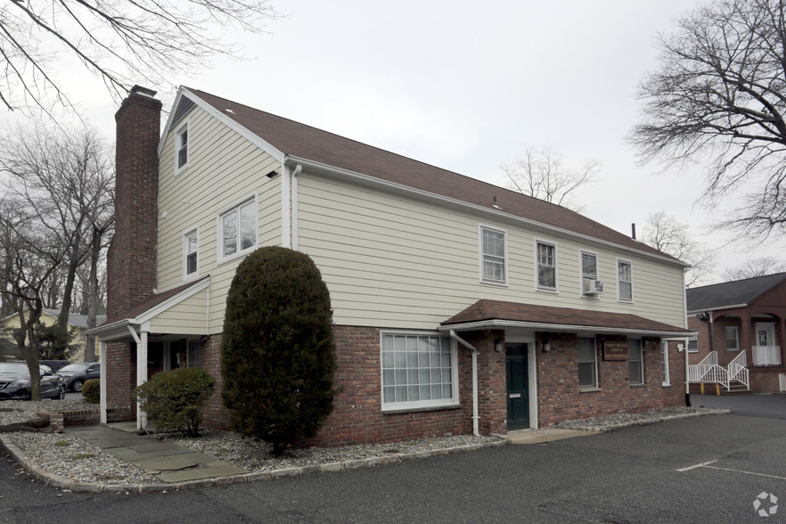 97 Northfield Ave, West Orange, NJ en venta - Foto del edificio - Imagen 3 de 14