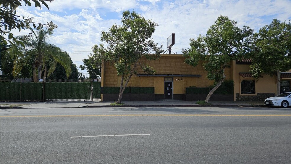 5017 S Western Ave, Los Angeles, CA en alquiler - Foto del edificio - Imagen 1 de 52