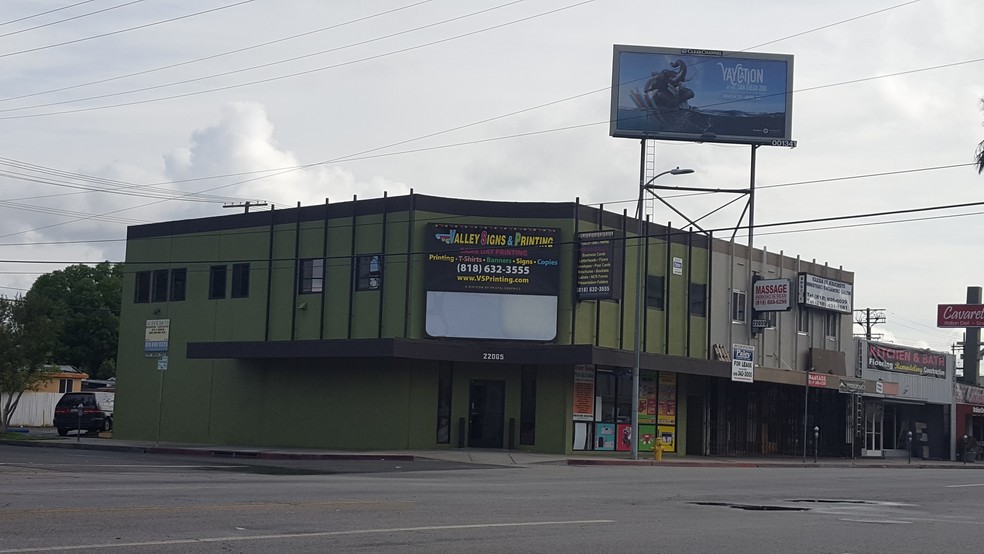 22063-22065 Sherman Way, Canoga Park, CA en alquiler - Foto del edificio - Imagen 1 de 2