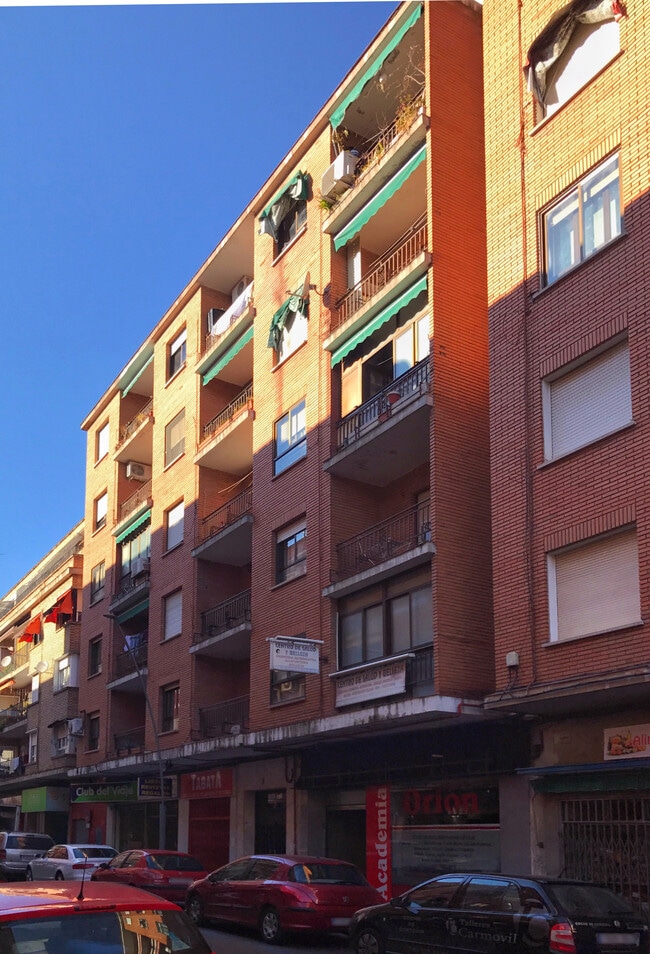 Más detalles de Calle Angel Alcázar, 7, Talavera de la Reina - Edificio residencial​ en venta