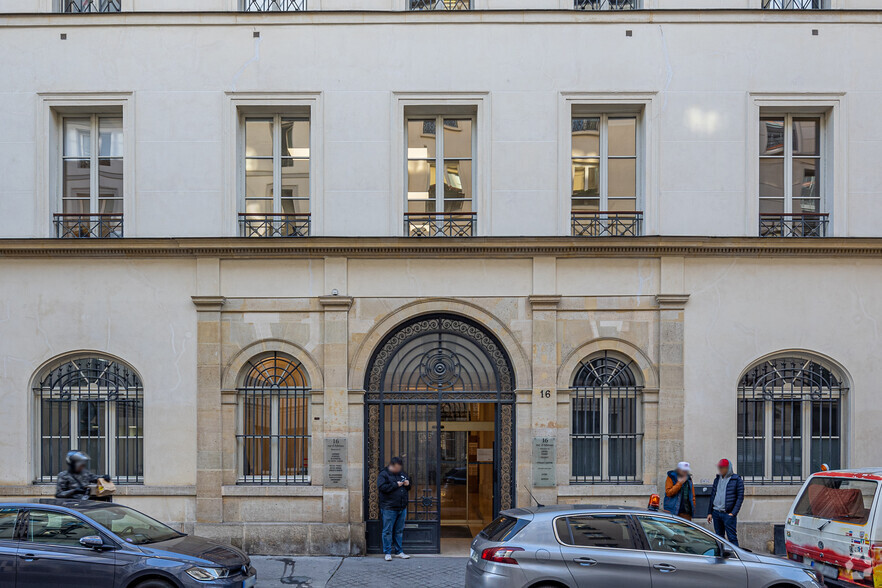 16 Rue D'Athenes, Paris en alquiler - Foto del edificio - Imagen 3 de 4