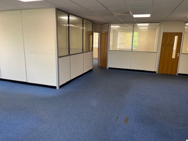 Timothy's Bridge Rd, Stratford Upon Avon en venta - Foto del interior - Imagen 3 de 6