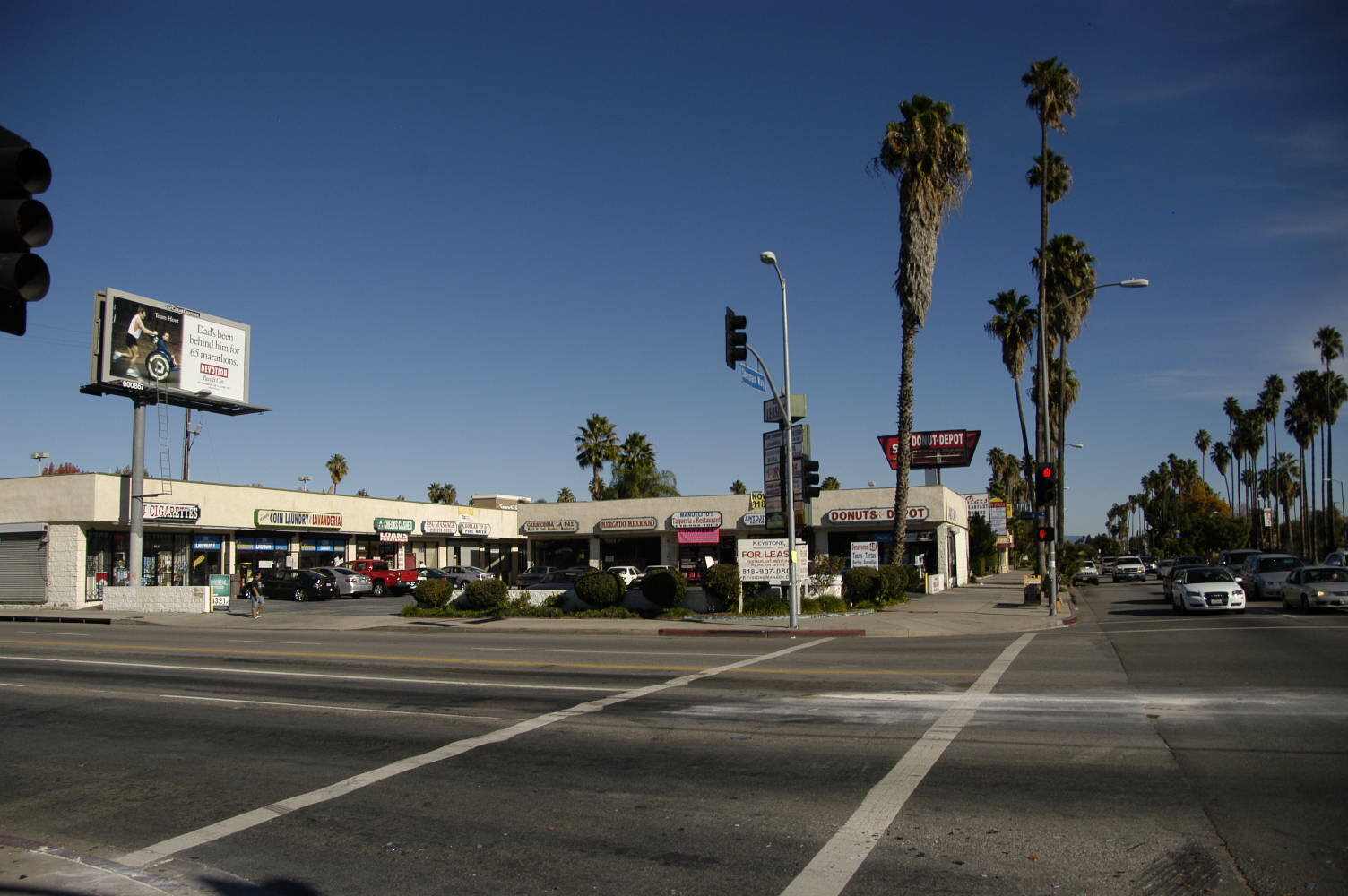 20451-20475 Sherman Way, Canoga Park, CA en alquiler Foto del edificio- Imagen 1 de 5