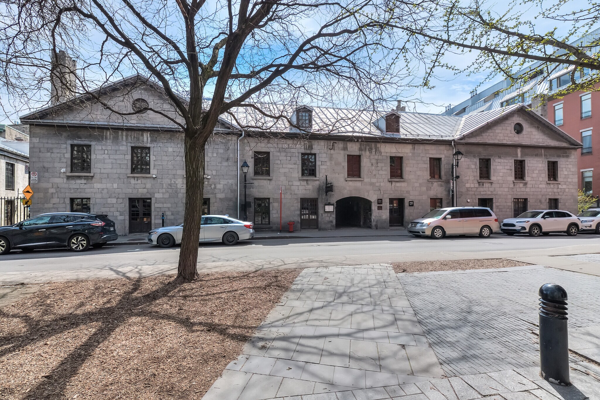 306 Pl D'Youville #A10, Montréal, QC en venta Foto del edificio- Imagen 1 de 1