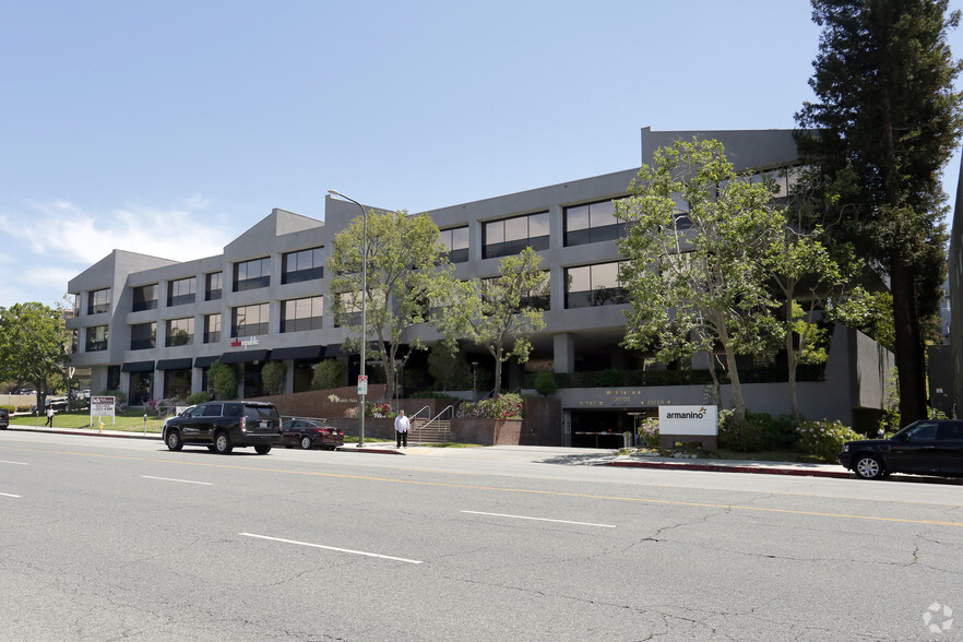 20700 Ventura Blvd, Woodland Hills, CA en alquiler - Foto del edificio - Imagen 2 de 22