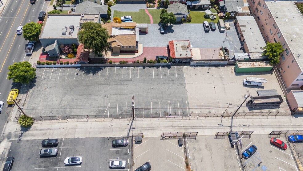 14430 Vanowen St, Van Nuys, CA en venta - Foto del edificio - Imagen 3 de 25