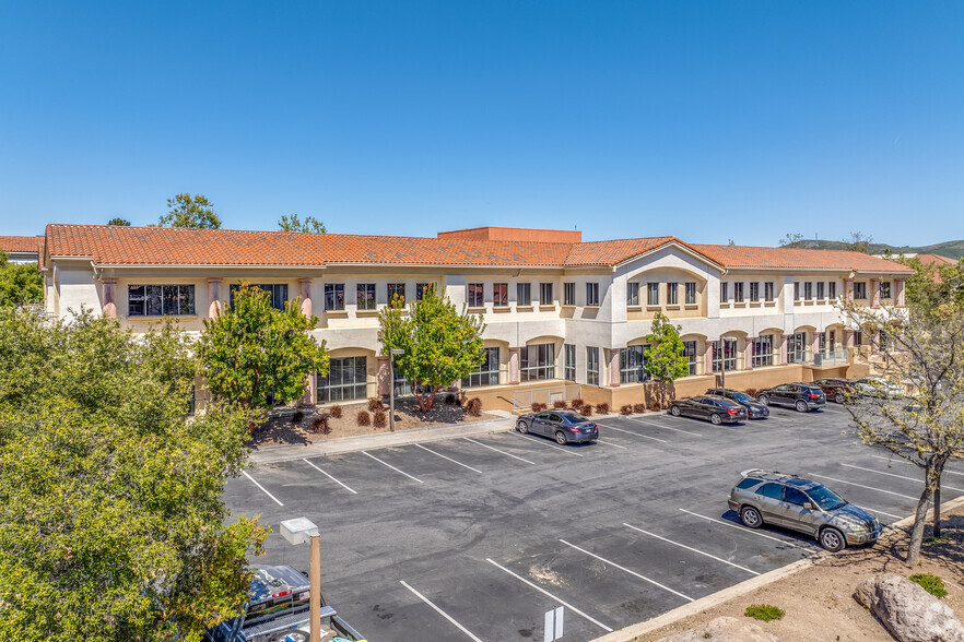 375 Rolling Oaks Dr, Thousand Oaks, CA en alquiler - Foto del edificio - Imagen 3 de 6