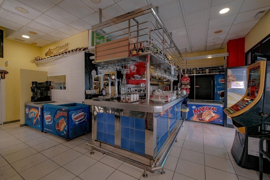 Local en Santa Cruz de Tenerife, Santa Cruz de Tenerife en alquiler - Foto del edificio - Imagen 3 de 28