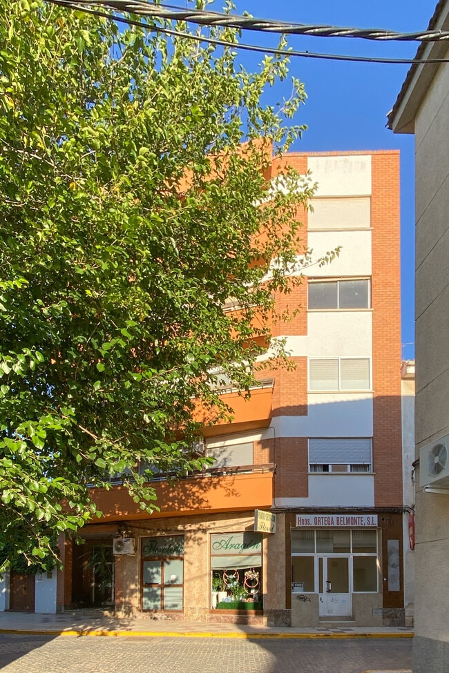 Más detalles de Paseo Estación, 20, Tarancón - Edificio residencial​ en venta