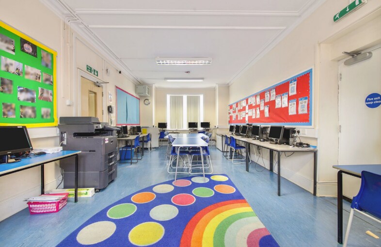 2A Coventry Rd, Ilford en venta - Foto del interior - Imagen 2 de 3