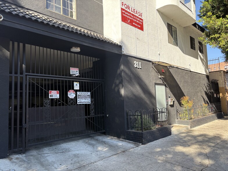 311 S New Hampshire Ave, Los Angeles, CA en venta - Foto del edificio - Imagen 3 de 8