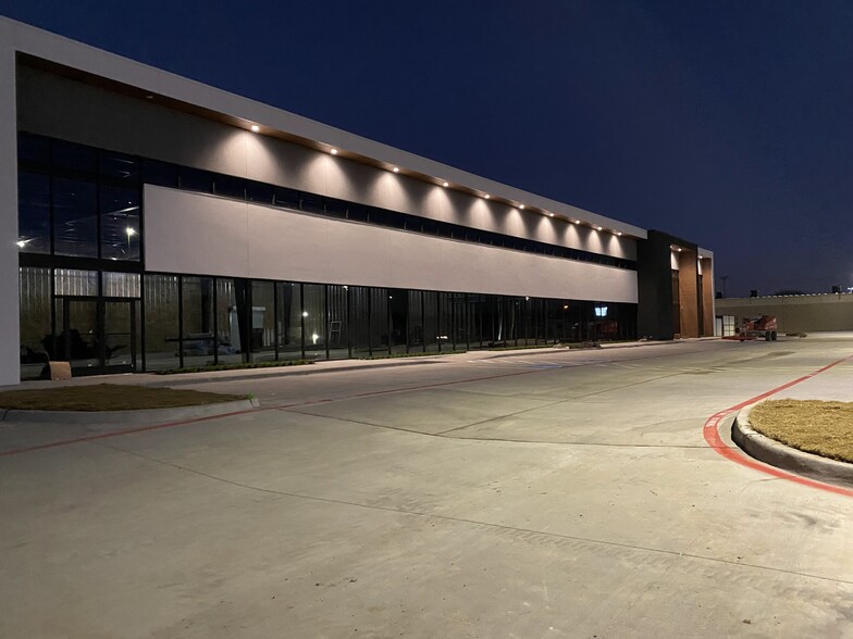 6001 Denton -1, Haltom City, TX en alquiler - Foto del edificio - Imagen 3 de 6