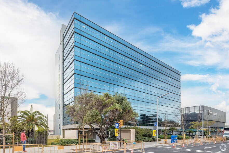 Avinguda dels Països Catalans, 34, Esplugues de Llobregat, Barcelona en alquiler - Foto del edificio - Imagen 3 de 6