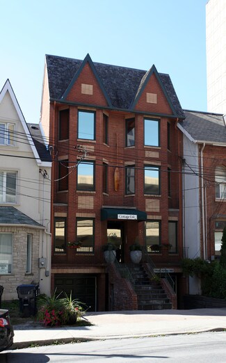 Más detalles de 54 St Patrick St, Toronto, ON - Oficina en venta