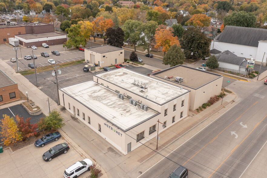 213 S Oak Ave, Owatonna, MN en venta - Foto del edificio - Imagen 2 de 27