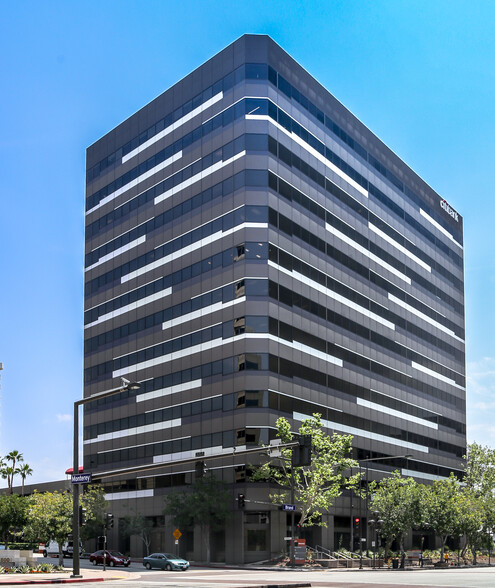 700 N Brand Blvd, Glendale, CA en alquiler - Foto del edificio - Imagen 1 de 1