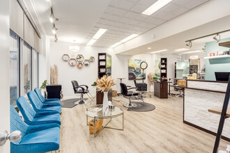 1904 20th Ave NW, Calgary, AB en alquiler Foto del interior- Imagen 2 de 8