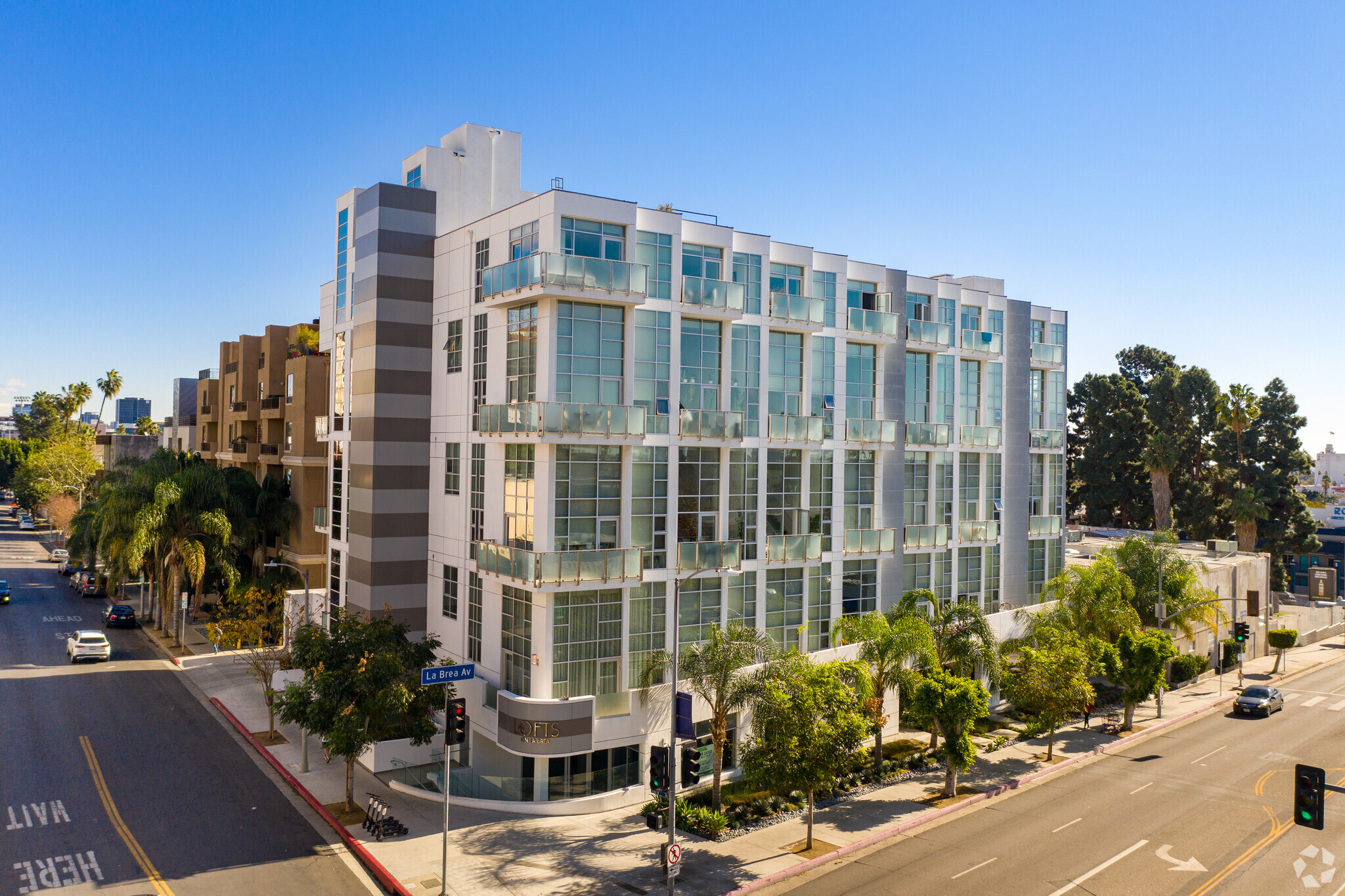 1616 N La Brea Ave, Los Angeles, CA en alquiler Foto del edificio- Imagen 1 de 8