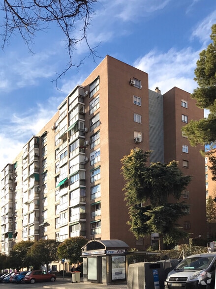 Calle de Fuentespina, 12, Madrid, Madrid en venta - Foto del edificio - Imagen 2 de 2