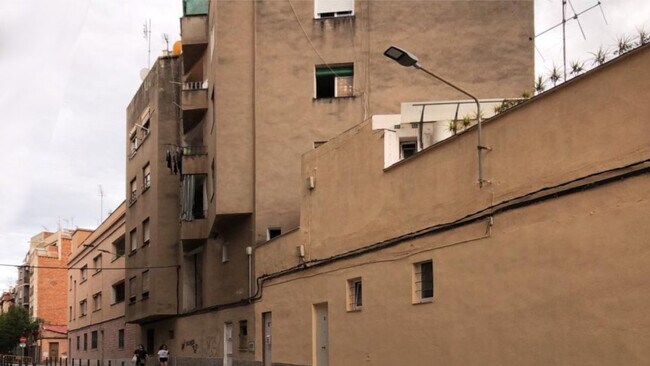 Más detalles de Barrio de Collblanc – Edificio residencial​ en venta, L'Hospitalet de Llobregat