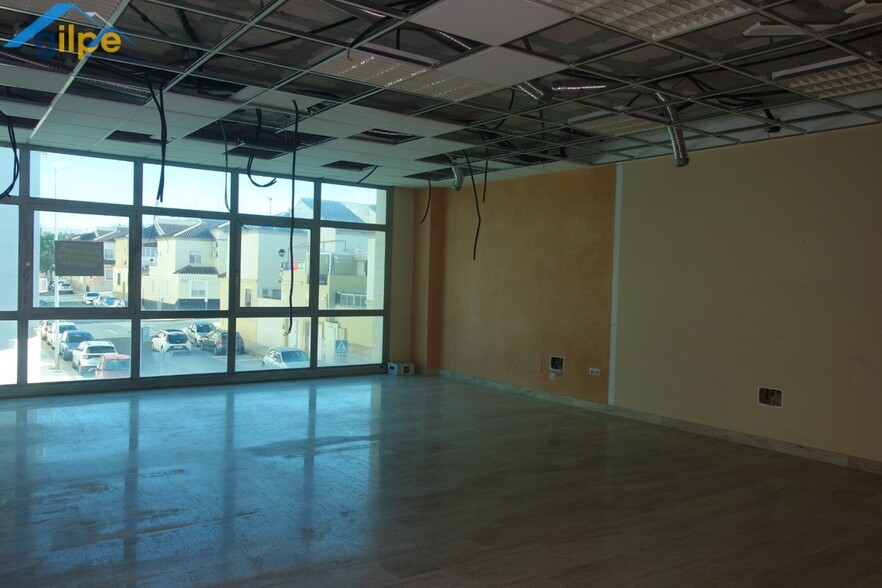 Oficina en Alcalá de Guadaíra, Sevilla en venta - Foto del edificio - Imagen 3 de 15
