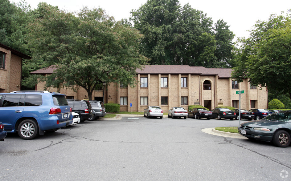 9000-9006 Crownwood Ct, Burke, VA en venta - Foto del edificio - Imagen 2 de 6