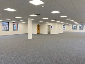 106 High St, Crawley en alquiler Foto del interior- Imagen 1 de 2