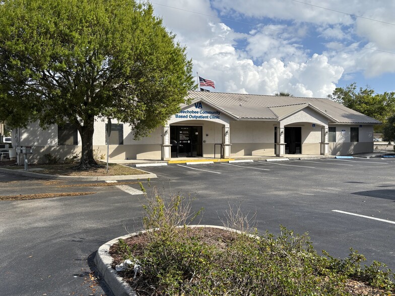 1201 N Parrott Ave, Okeechobee, FL en venta - Foto del edificio - Imagen 2 de 5