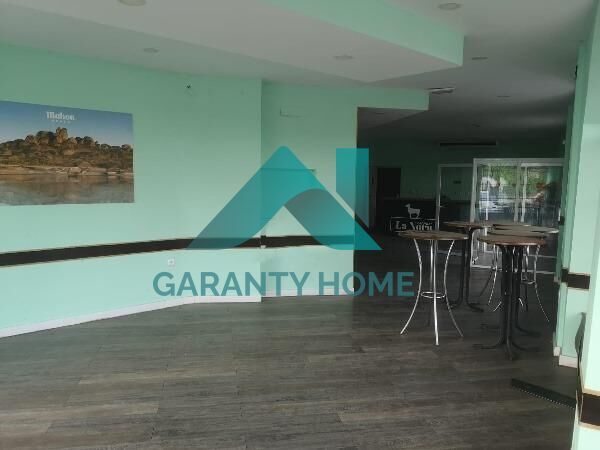 Local en Malpartida de Cáceres, Cáceres en alquiler Vestíbulo- Imagen 1 de 5