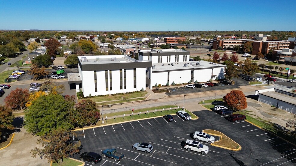 900 N Porter Ave, Norman, OK en alquiler - Foto del edificio - Imagen 2 de 24