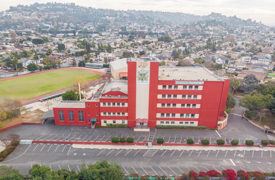 2911 N San Fernando Rd, Los Angeles, CA en alquiler - Foto del edificio - Imagen 1 de 65