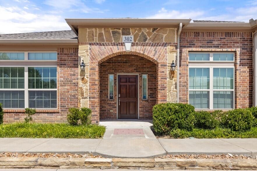 2785 Rockbrook Dr, Lewisville, TX en alquiler - Foto del edificio - Imagen 1 de 3