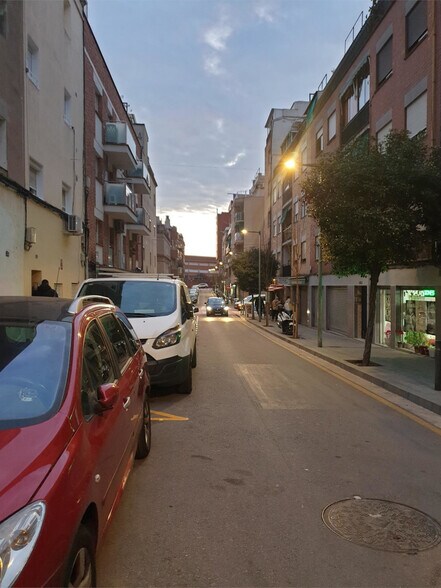Edificio residencial en Esplugues de Llobregat, Barcelona en venta - Foto del edificio - Imagen 3 de 3