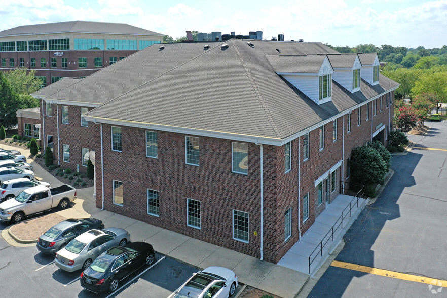 603 Dolley Madison Rd, Greensboro, NC en alquiler - Foto del edificio - Imagen 3 de 16