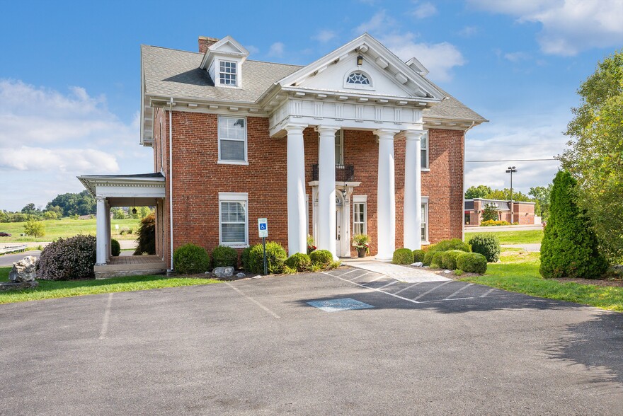 30 Ladd Rd, Fishersville, VA en venta - Foto del edificio - Imagen 2 de 44