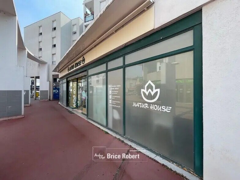 Local en Meyzieu en alquiler - Foto del edificio - Imagen 1 de 6