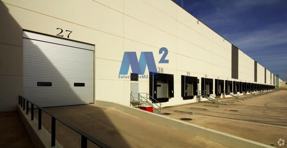 Nave en Cabanillas del Campo, Guadalajara en alquiler - Foto del edificio - Imagen 3 de 6