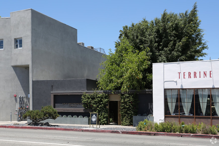 8271 Beverly Blvd, Los Angeles, CA en alquiler - Foto del edificio - Imagen 3 de 10