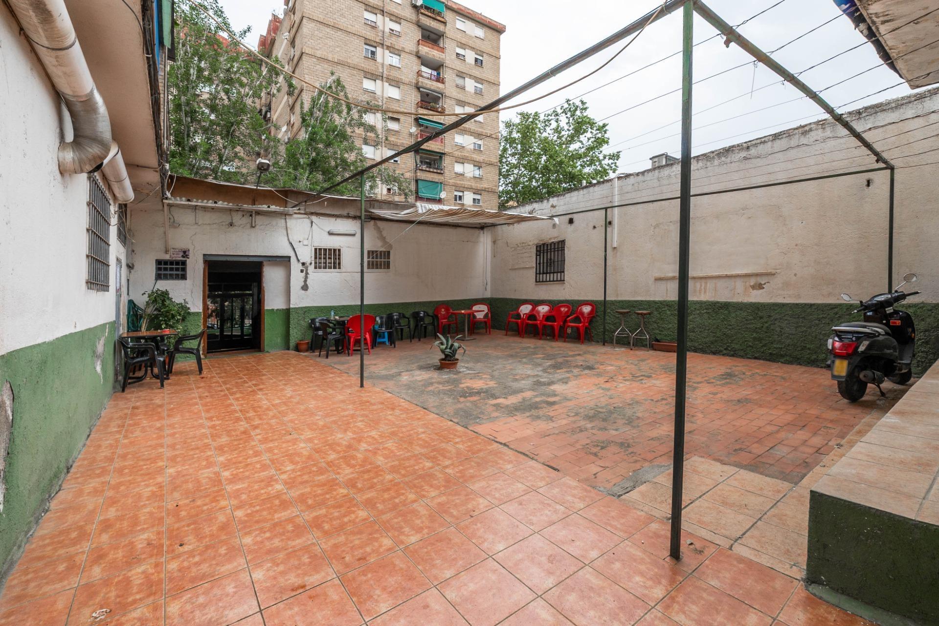 Local en Granada, Granada en venta Foto del edificio- Imagen 1 de 27